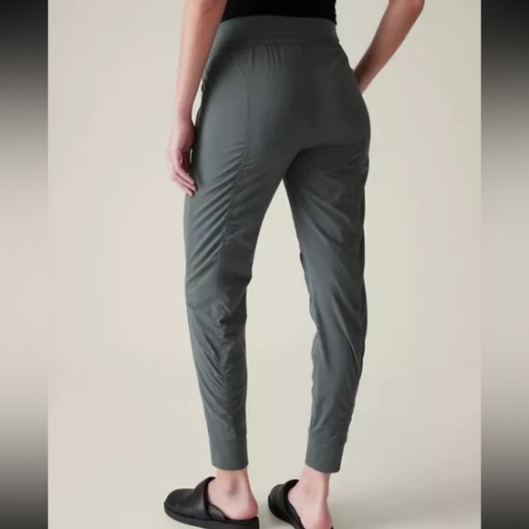 Like New! Athleta Attitude Pant in Bali Green (Size 10) Soft & Stretchy - Picture 2 of 8